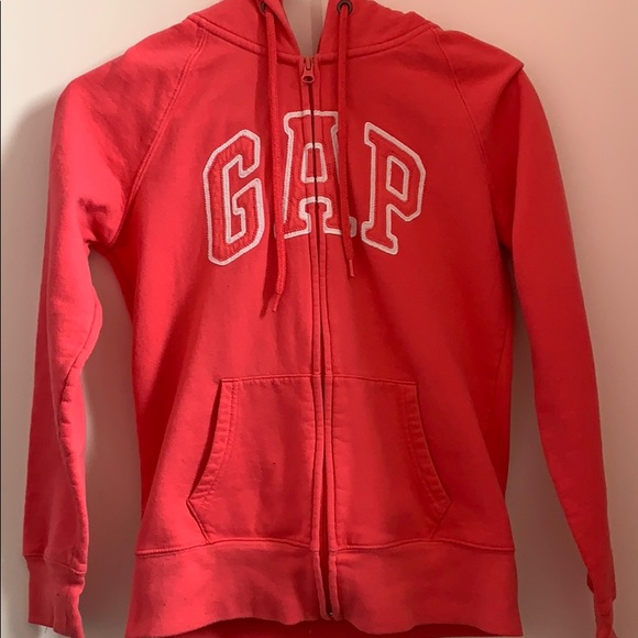 Cute, pink gap sweater in perfect condition. - Picture 1 of 4